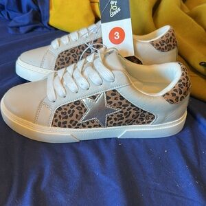 art class White Leopard Star Kids Sneakers